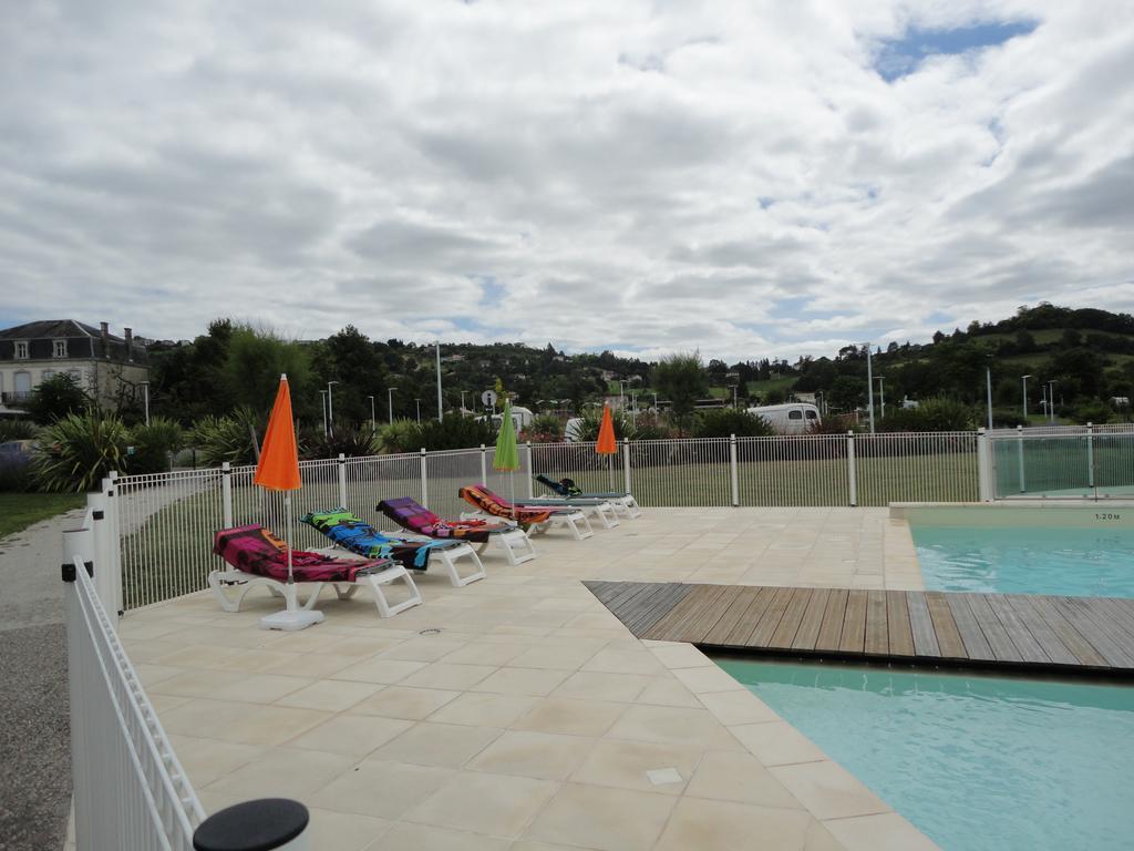 Camping Lot Et Bastides - Grand Bleu Vacances Hotel Pujols  Bagian luar foto