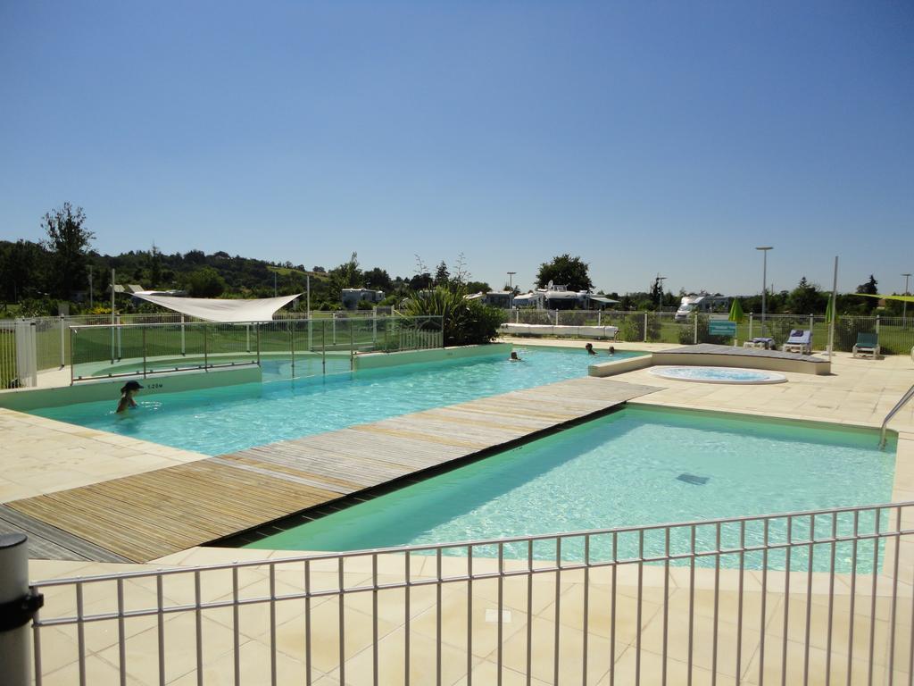 Camping Lot Et Bastides - Grand Bleu Vacances Hotel Pujols  Bagian luar foto