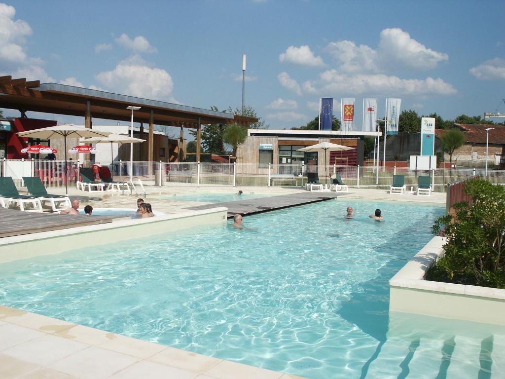 Camping Lot Et Bastides - Grand Bleu Vacances Hotel Pujols  Bagian luar foto